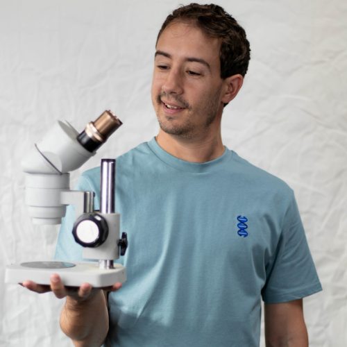 Camiseta azul claro ADN bordado biología